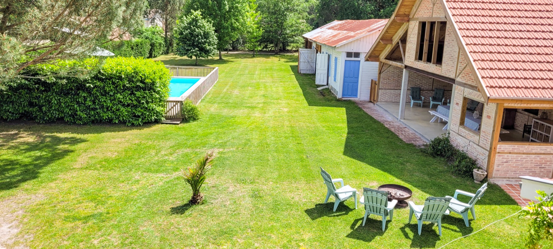 Vue aérienne La Maison de Lüe — propriété complète avec piscine