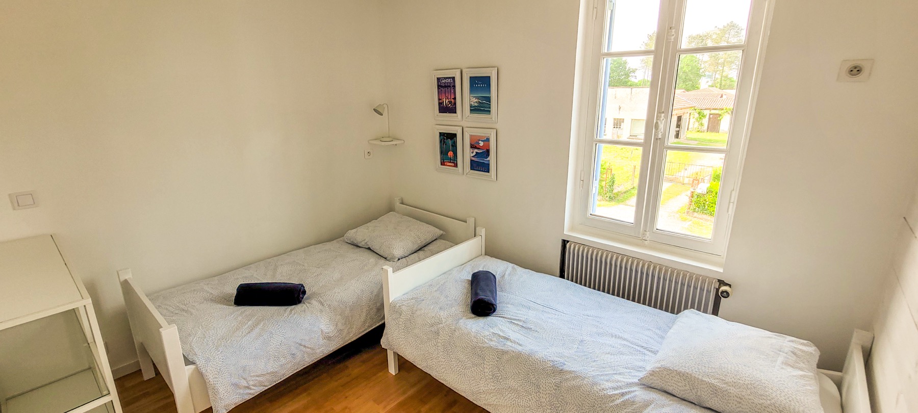 Chambre lits simples affiches Landes surf