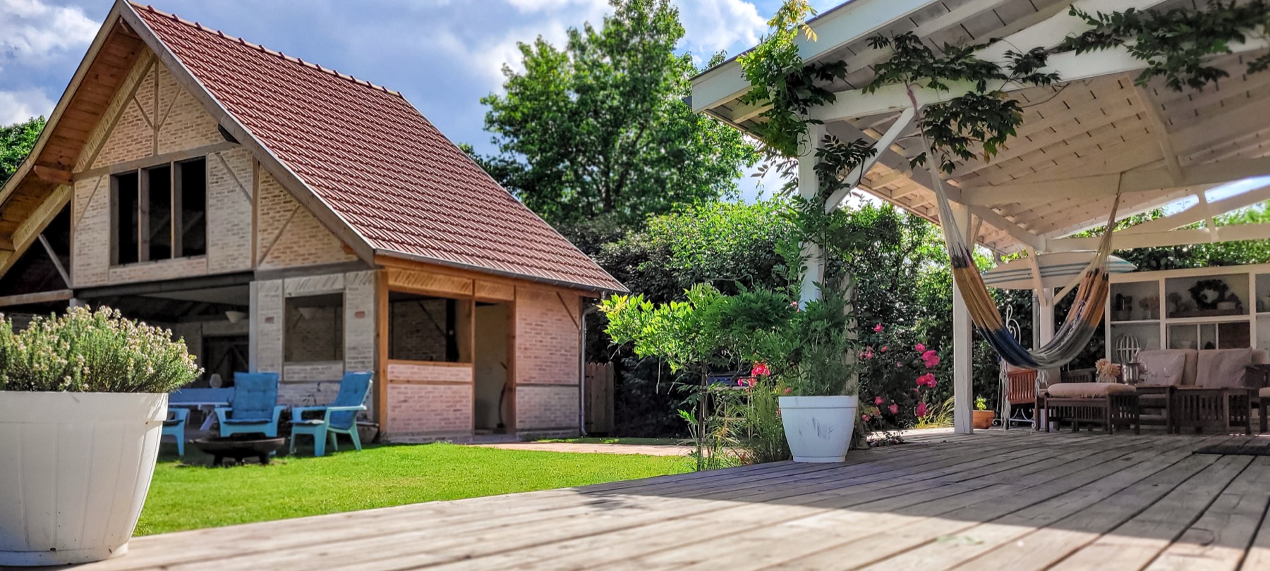 Terrasse bois vue boulangerie jardin